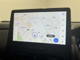 お出かけに便利なカーナビ付き。T-Connectご契約で初度登録から5年間は無料で自動地図更新のナビが使用可能です。