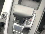 ●シフトノブの使用感も少なく、良好な状態です。