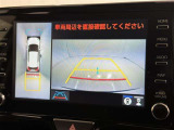 後方の見える安心をお届けするバックガイドモニター付:バックするときのアシストラインもあって楽々バック!車庫入れや縦列駐車をサポートし、苦手な駐車も安心です!今やもう手放せない装備ですネ♪