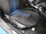 使用感がでやすい運転席側シートですがご覧のようにきれいな状態となっております。0078-6002-327008までお気軽にお問合せ下さい。