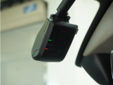 ◆ドライブレコーダー◆映像・音声などを記録する自動車用の装置です。 もしもの事故の際の記録はもちろん、旅行の際の思い出としてドライブの映像を楽しむことができます。