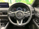 【純正革巻きステアリング】上質な革を使用することで、手にしっかり馴染みとても運転しやすいハンドルです♪