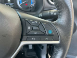 プロパイロットは前を走行するクルマを検知しアクセル、ブレーキをコントロールして車間距離を保つ手助けをしてドライバーの運転負担を軽減します。