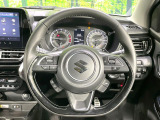 【純正革巻きステアリング】上質な革を使用することで、手にしっかり馴染みとても運転しやすいハンドルです♪