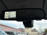カメラに切り替えができる、バックミラー、後席に人が乗っていても後方の視界を確保しています