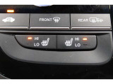 シートヒーター装備車両♪♪寒い冬はもちろん♪肌寒い春先・秋口まで活躍してくれるあると嬉しい装備です♪♪