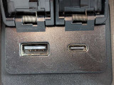 「USB TypeA・TypeC」が接続可能となっております!