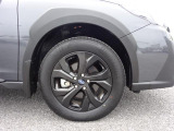 SUBARU認定U-Carは、全車12ヶ月点検、車検などの法定点検を実施。スバル専門メカニックが確かな技術で最大88項目にわたりチェックしており品質、安心を支えます!