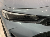 LEDヘッドライトは、点灯の瞬間から最大光量を発揮し、突然暗くなるトンネルなどでの安定感を高めます。