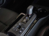 電動パーキングブレーキ・ブレーキホールドを装備してます。ホールド機能は信号待ちが多い一般道で疲労軽減になり、大好評です!