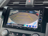 ■バックカメラ■ガイドラインが表示されるので、バック駐車が苦手な方でも安心です!ギアをリバースに入れれば自動的に切り換わりますので、面倒な操作も不要です♪狭い駐車場もお車を傷つけず安心ですね!