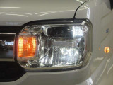 LEDヘッドライトです。デザイン性がよくとても明るいので、夜間の走行や悪天候でも安心です。しかも長寿命!