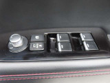 運転席のパワーウインドースイッチ部です。よく触れる場所だからこそ、使用状態があらわれますよね。ぜひこうした所もチェックしてください。