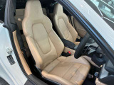 3リッター水平対向6気筒 24バルブ ツインターボ 385PS/6,500rpm 45.9kgfm/1,950~5,000rpm 8速PDK 245/35ZR20 305/30ZR21 Carrera Classic whee