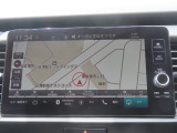 【ホンダコネクト対応ナビ】快適な操作性で、使える機能が満載!自動地図更新機能や24時間365日緊急サポート、スマートフォンを使ったドアロック解除・エンジン始動などといった便利な機能が搭載されています。