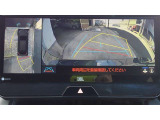 車両を上から見たような映像で、運転席から目視だけでは見にくい車両周辺の状況をしっかり確認できます。