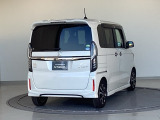 バックカメラが付いているのでバックでの車庫入れも安心です