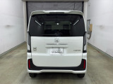 Honda SENSING装着車です。衝突を予測してブレーキをかけたり、前のクルマにちょうどいい距離で走行できる多彩な安心・快適機能を搭載した先進の安全運転支援システムです。