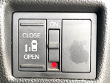 【パワースライドドア】スマートキーや運転席のスイッチでスライドドアの開閉が可能♪電動だから力を入れてドアを開ける必要が無く、小さいお子様でも、重い荷物を持っている時もラクに開け閉めできます♪
