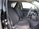 お車選びをお楽しみ頂けるよう、在庫車の展示スペースを十分に確保しております。