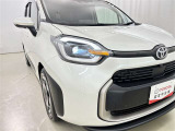 明るいライトが夜道を明るく照らしてくれます。 運転する上で、道路状況をいかに早く認識できるか重要なポイントです。 白色光が暗い道も明るく照らしてくれますよ。