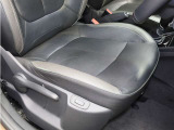 使用感がでやすい運転席側シートですがご覧のようにきれいな状態となっております。0078-6002-327008までお気軽にお問合せ下さい。
