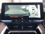 バックカメラの他に上から見下ろしたような画像が見れるアラウンド(全方位)モニター。前後左右を把握できる、すごい機能が装備されています!