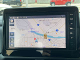 日産純正9インチメモリーナビ(MM223D-L)装備。スマートフォンによる部分地図更新、Bluetooth接続での音楽視聴、快適な画面操作と高音質なオーディオ再生。