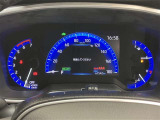 とっても見やすいメーターです。夜間時はラグジュアリーな気分にさせてくれる照明が魅力ですので、夜のドライブも楽しみになりますよ♪