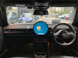 弊社お客様より頂いた下取車やデモカーが在庫の多くを占めています。車の経歴や整備記録が分かり、ご安心してお車をお選び頂ける正規ディーラーならではのラインナップでございます。