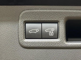 【パワーバックドア】スマートキーや運転席のボタンを押すだけでリアゲートが自動で開閉します!荷物を持っている時や、高い位置にあるバックドアを閉める際に便利な機能です♪