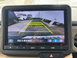 バックカメラも付いています! 運転が不慣れな方でも安心して駐車が可能です!