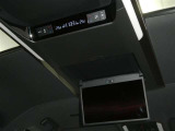 【大画面の後席モニター】大迫力でTVやDVDなどの動画を楽しめます。お子様やロングドライブには必需品ですよね!