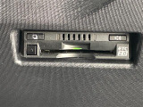 【ETC2.0(DSRC)】ETCカードを挿入すれば料金所はノンストップで通過できます。ETC限定の割引や、高速道路の情報提供サービスを利用できます。