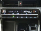 【オートエアコン】1年中快適な室内を提供!車内温度を設定すると、風量を自動で調整してくれます。