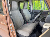 運転席シート廻りは使用感も少なく、良好な状態となっています。丁寧に使われていたことがよくわかりますね。