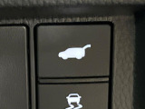 【パワーバックドア】スマートキーや運転席のボタンを押すだけでリアゲートが自動で開閉します!荷物を持っている時や、高い位置にあるバックドアを閉める際に便利な機能です♪