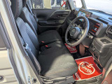 運転者にとっては日々使用することとなる運転席です。運転席が快適だと運転に集中することができますね。