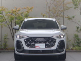 リヤは一番良く見られていると言われています。後続車からはこのように見られています。息を飲むような独特の重厚感のあるグラマラスなリヤデザイン。後ろからの強い視線を感じます。
