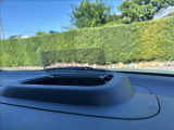 ヘッドアップディスプレイが安全運転をサポートします。