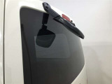 後方確認できるミラーも装備しています