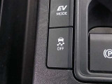 VSC(滑りやすい路面での横滑りを抑え車両の安定性を保つための機能)搭載ですが、雪道などから脱出する時はOFFすると脱出しやすくなる場合があります