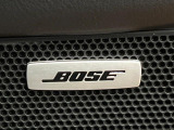【BOSEサウンドシステム】メーカーオプションの高品位サウンドシステムを搭載。専用のチューニングが施された大小様々なスピーカーから良質なサウンドが奏でられ、臨場感あふれる音響空間を演出します。