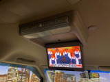 【純正フリップダウンモニター】付き☆後部座席に座りながら大画面でTVやDVDをお楽しみいただけます♪