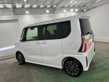 家族使いに嬉しい&ldquo;両側電動スライドドア&rdquo;。狭い駐車場でも安心して乗り降りできますね。