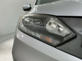 LEDヘッドライトは、点灯の瞬間から最大光量を発揮し、突然暗くなるトンネルなどでの安定感を高めます。