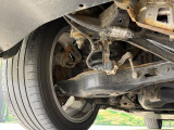 お車を安心してお乗りいただく為には、足回りの定期点検が欠かせません。サービスサポート(有償保証)では無料点検もご提供しており、安心のカーライフをお過ごしいただけるサポート体制が整っています。