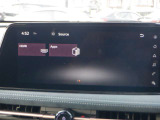 【EV専用NissanConnectナビ】充電やエアコンのタイマー設定、充電スポットの検索などEV専用機能に加えて、新装備のHDMI端子によるエンターテイメントへの対応力の向上など、楽しさに満ちたEVライフを提供します。