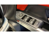 自動車保険に関しても、メルセデス・ベンツ専用のプログラムをご用意しております。飛び石や落下物などでのフロントガラスの修理が必要となった場合、最大で9万円分の補償を致します。