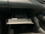 車検証入れになどにも使える便利な収納BOXあります。